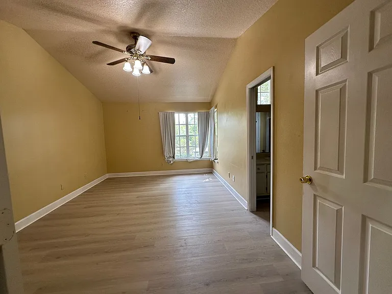1567 Farrindon Cir — Photo 19