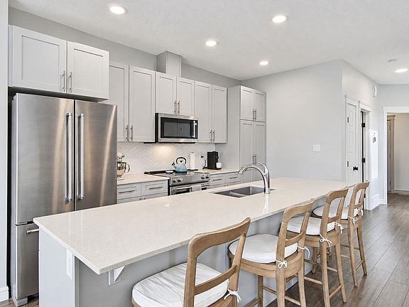 5th image of 818 Cavanagh Heath SW