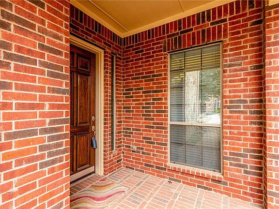 4th image of 9621 Birdville Way