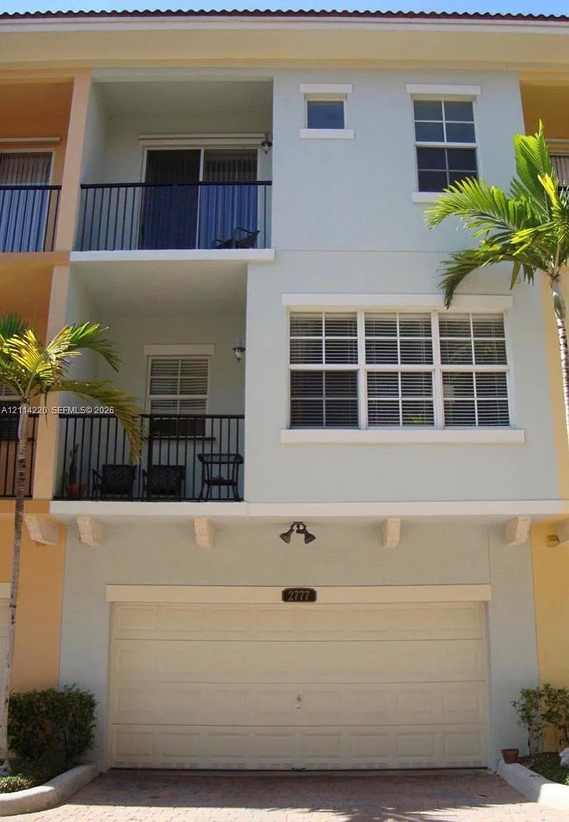 Harbour Oaks — Photo 2