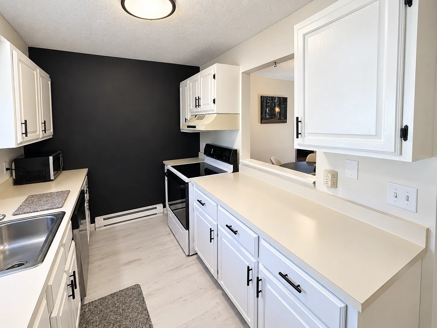 2 bed, 888 sqft, $1,800 — Photo 1