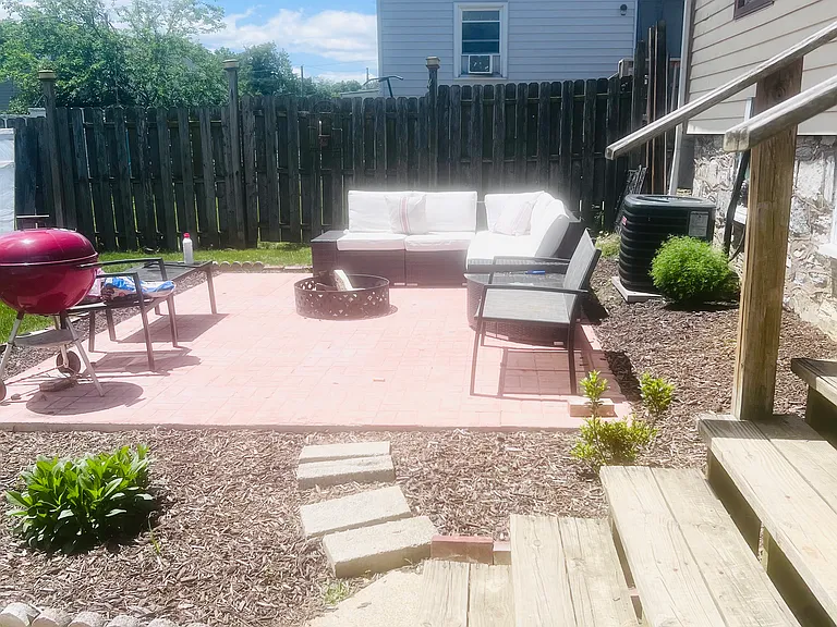 516 Market St — Photo 30