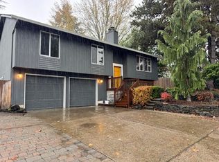 12050 SW Springwood Dr, Tigard, OR 97223