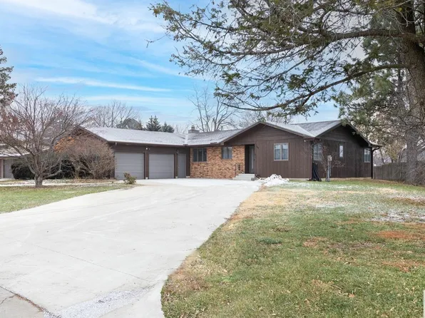 141 Shannon Dr, Whiting, IA 51063