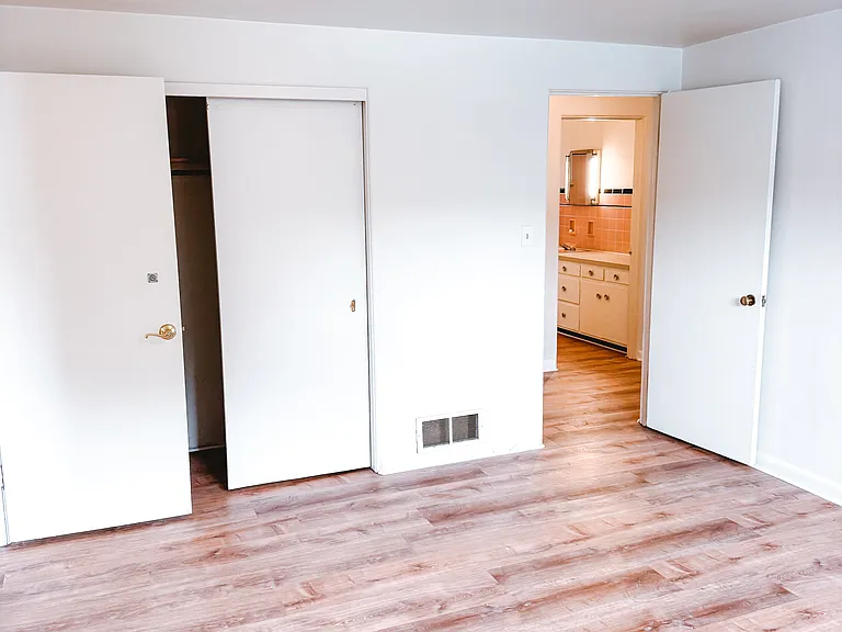 224 E Pitt St #20 — Photo 9