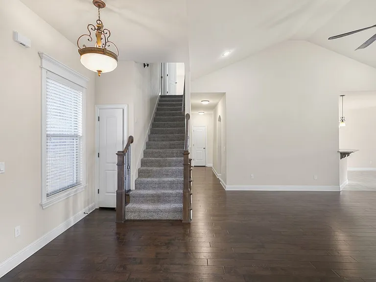 2304 SW Chaddington Rd — Photo 3