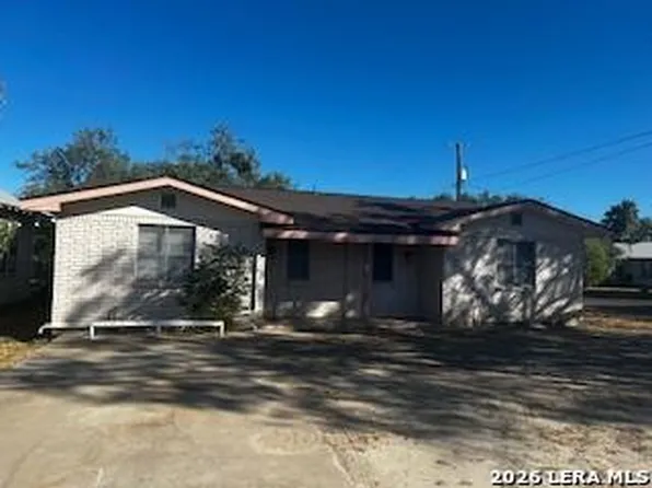 1883 Quarry St, Eagle Pass, TX 78852