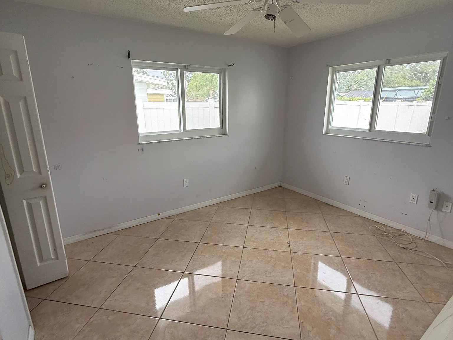 3 bed, 929 sqft, $1,800 — Photo 4