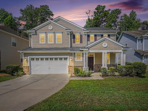 409 Ashdale Dr, Fuquay Varina, NC 27526