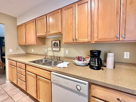 5th image of 5518 Golfview Ct #3