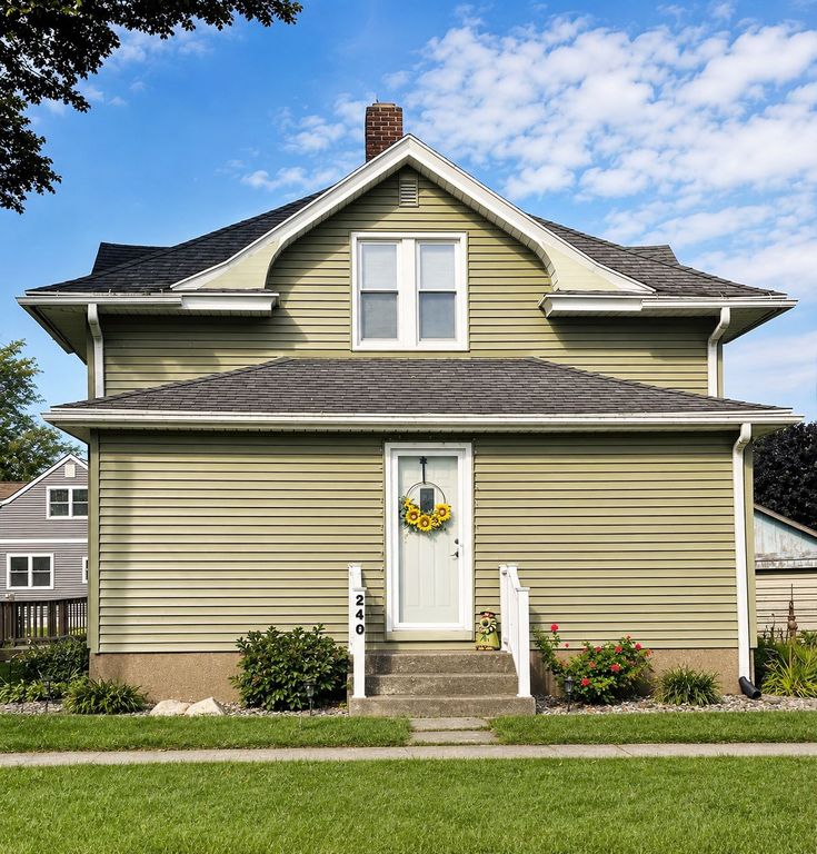 240 S Main St - Property Image