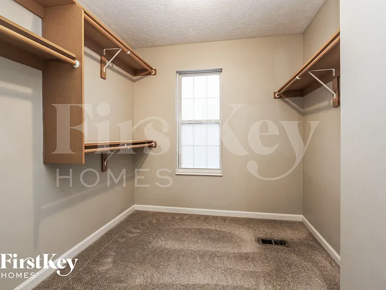 88 Bradford Ct — Photo 9