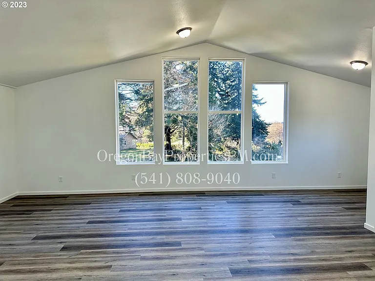 1656 Coos River Hwy — Photo 17