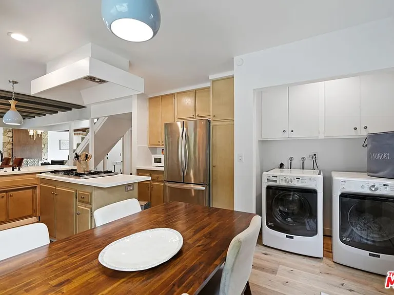 6558 Lasaine Ave — Photo 23