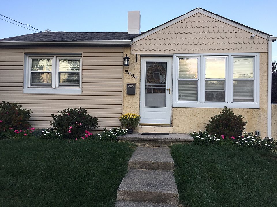 1st image of 2404 3rd Ave