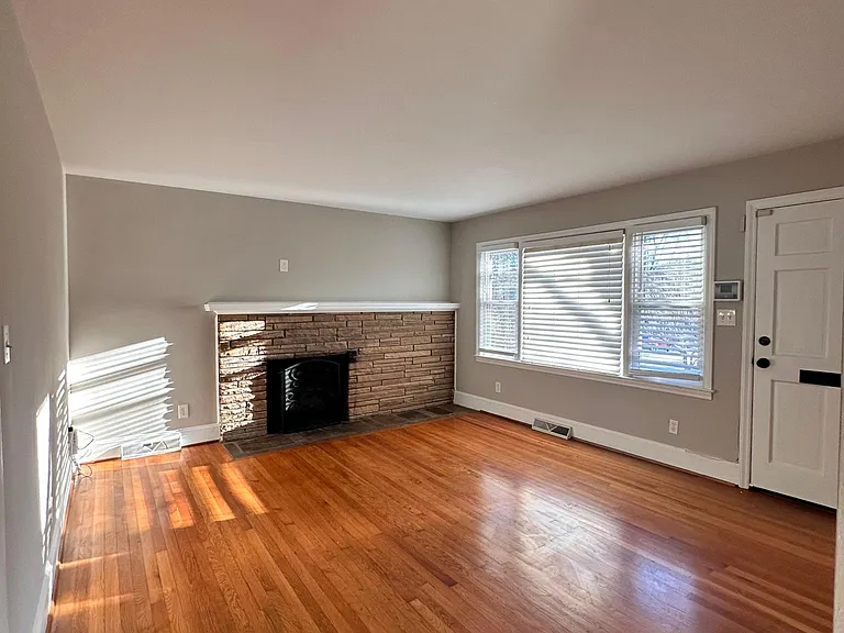 3825 Sheffield Dr — Photo 7