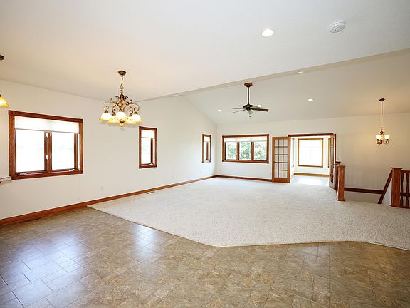 4th image of 1314 Southview Ct