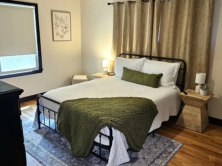 2602 Holloway Ave — Photo 10
