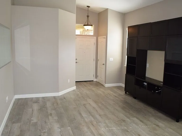 1902 Horseshoe Glen Cir — Photo 16