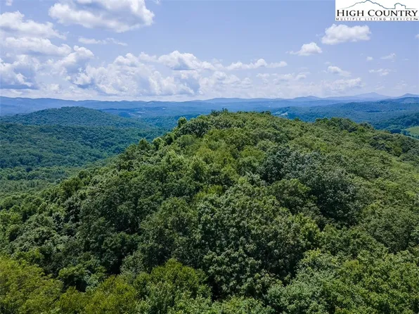 6 Red Sleigh Way, Fleetwood, NC 28626