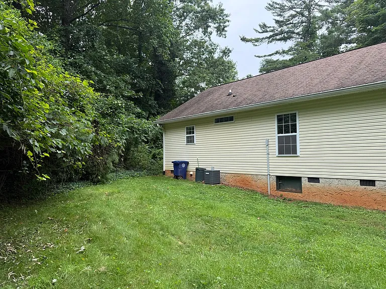 4 Greenbriar Rd #B — Photo 13