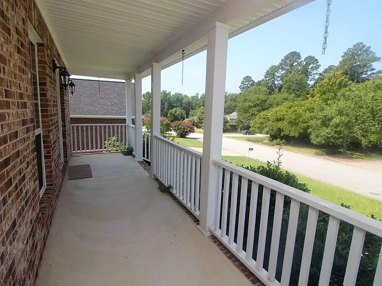 246 Farmington Dr W — Photo 3