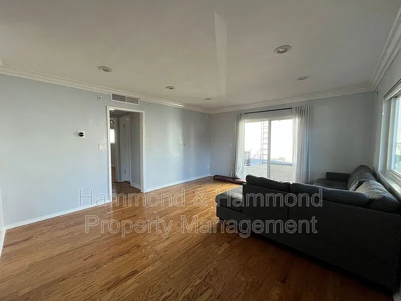2 bed, 1.0 bath, 781 sqft, $2,600 — Photo 3