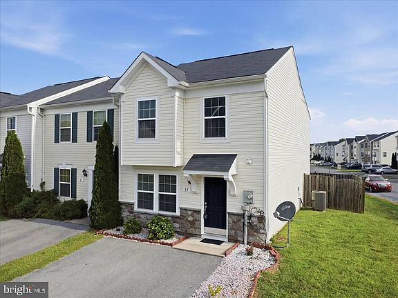 2nd image of 85 Teakwood Dr