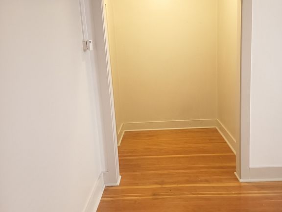3rd image of 416 W Lewis St #110