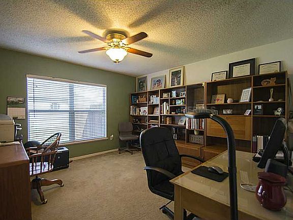 3rd image of 113 Desiree Aurora St