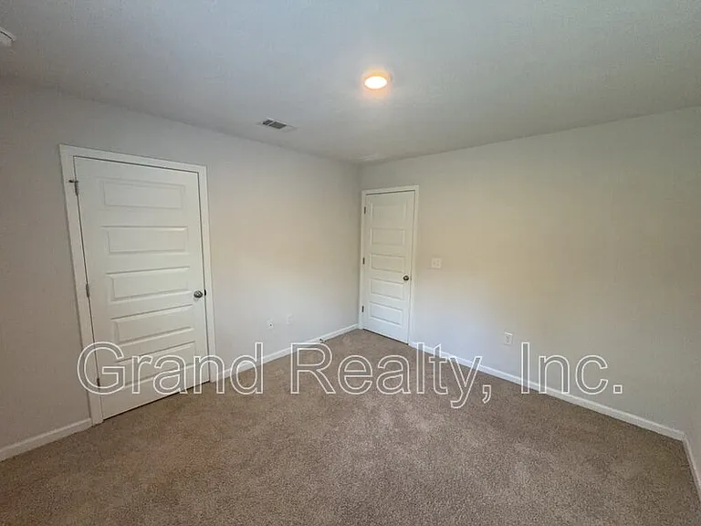 5431 Peach Dr — Photo 29