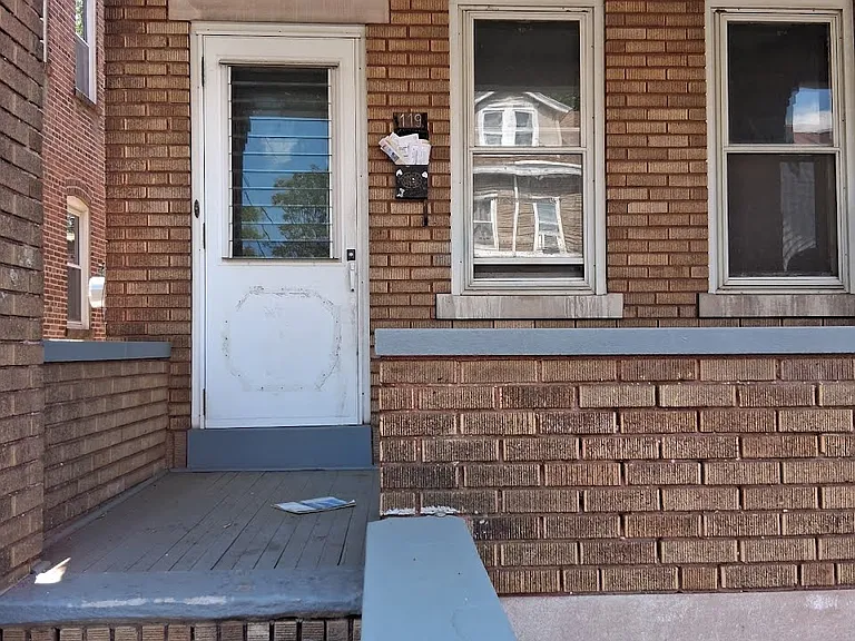 119 Virginia Ave — Photo 2