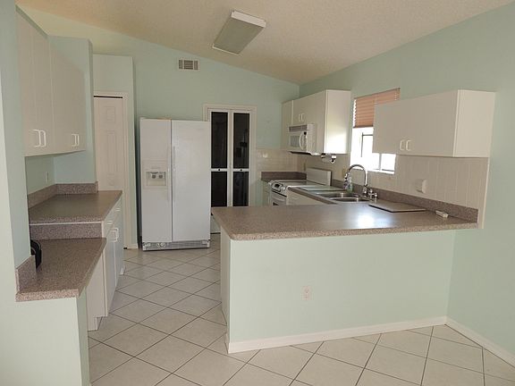 4th image of 501 NW Paurotis Lane