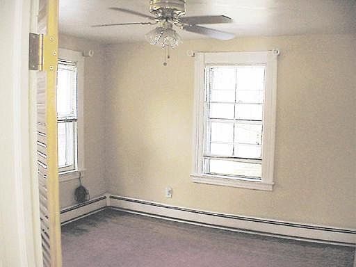 Living Room 19x19, with closet