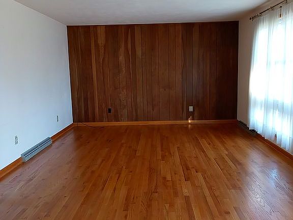 2nd image of 109 Golf Dr