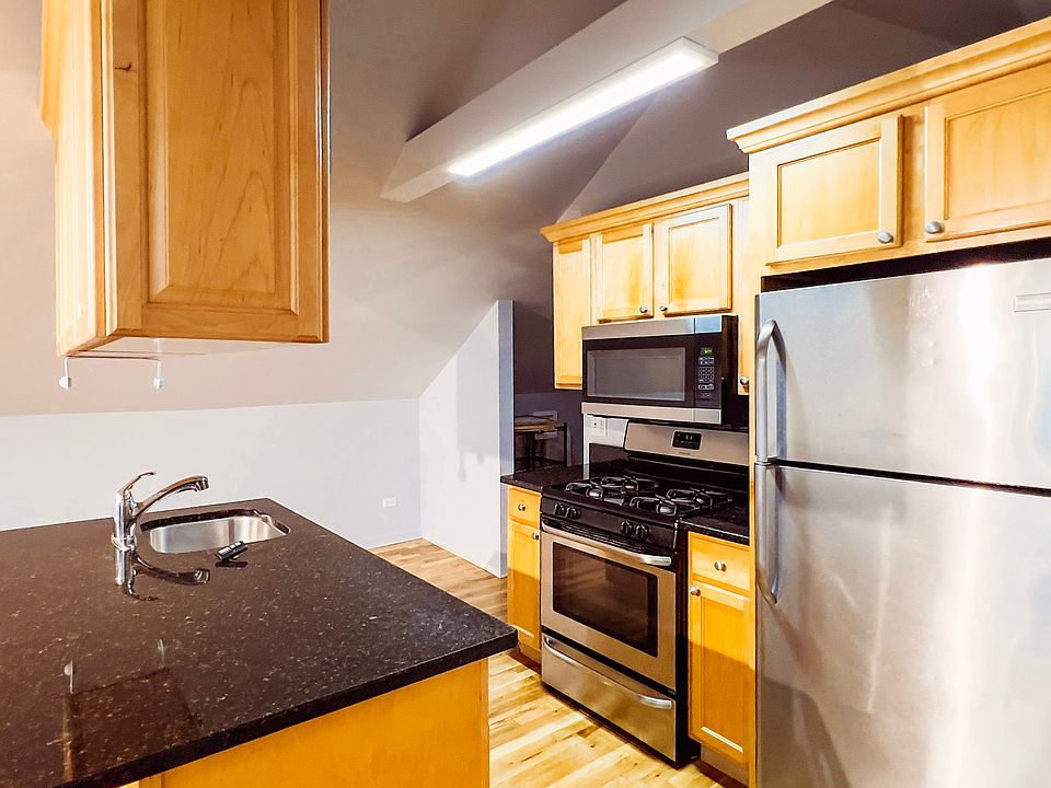 1st image of 1812 W Belmont Ave #3N