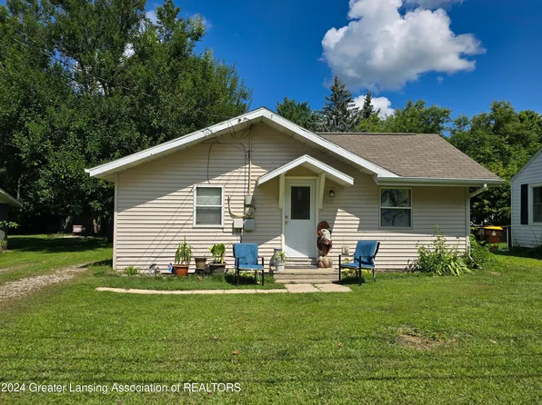 412 W 3rd St, Charlotte, MI 48813