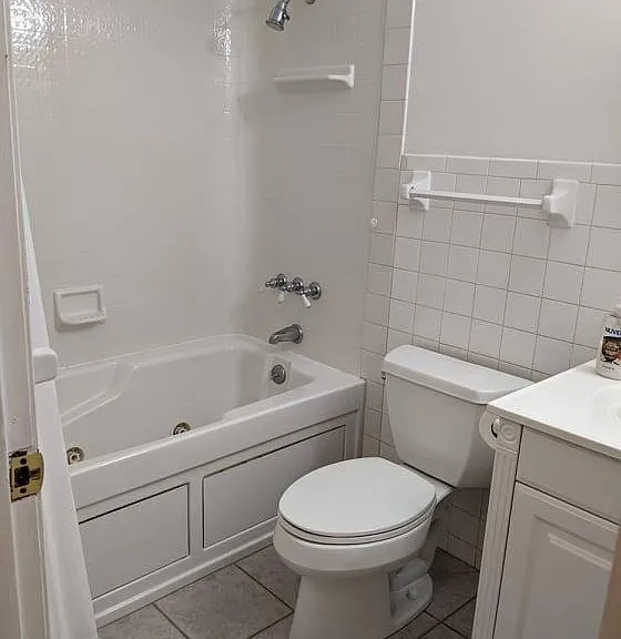 6402 E Saint Charles Rd — Photo 5