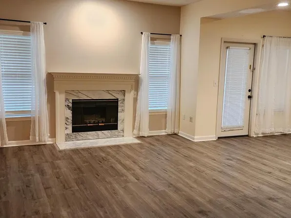 14303 Grape Holly Grv APT 15, Centreville, VA 20121