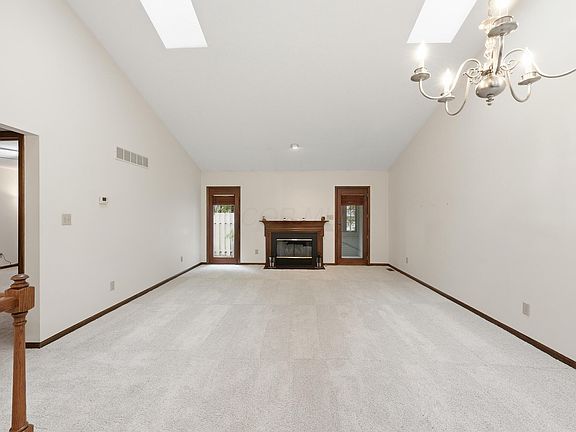 2nd image of 52 Welshire Ct
