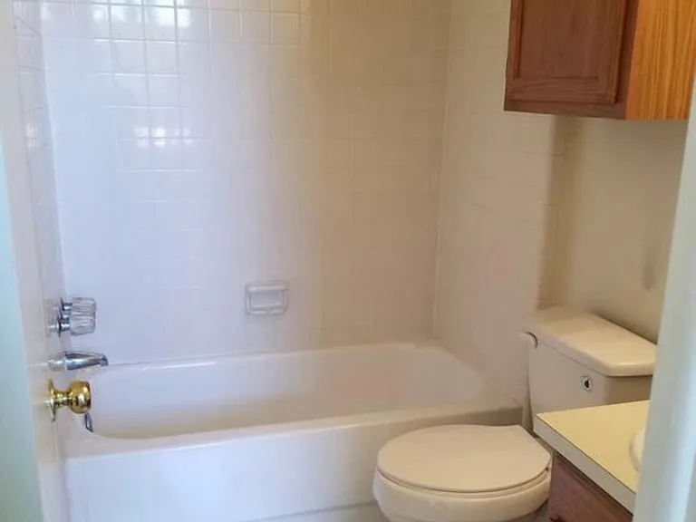 1315 Laurel Ln — Photo 11