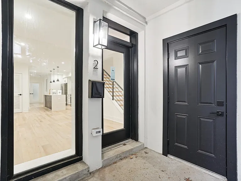 1111 K St NE #2 — Photo 2