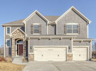 1529 Grandshire Dr, Raymore, MO 64083