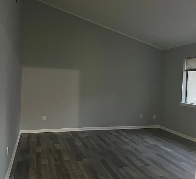 94 Burnham Dr — Photo 9