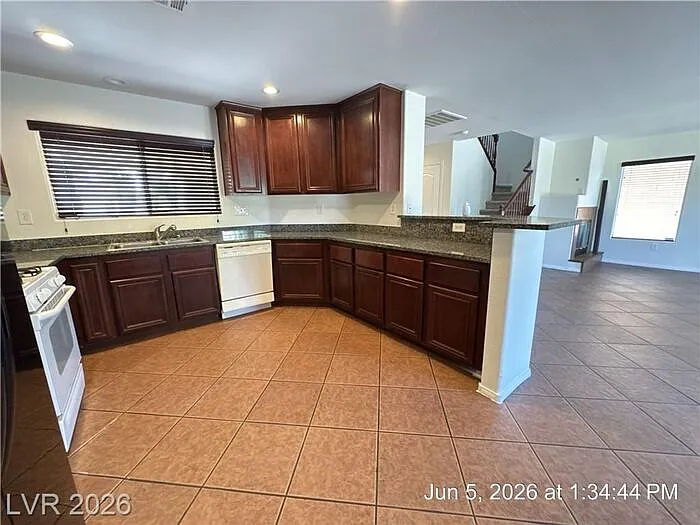 2616 Courlan Dr — Photo 9