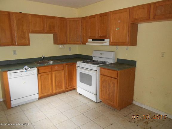 4th image of 915 Palmer Ave