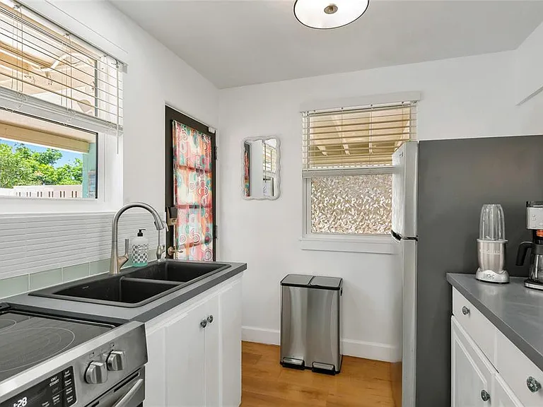 1034 N 22nd St — Photo 14