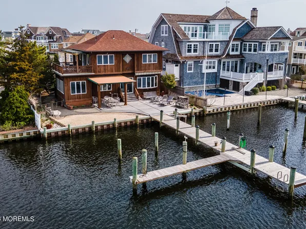 422 7th Avenue, Mantoloking, NJ 08738