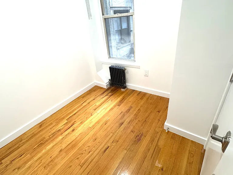 206 Thompson St #3 — Photo 4