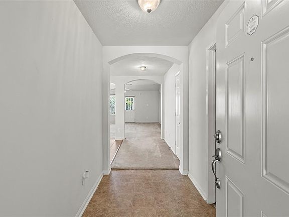Open entry with archways